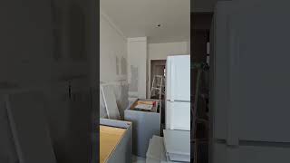 * Kew Gardens * Beautiful Renovated 2 Bedrooms 1 Bathroom * E & F Trains Nearby *