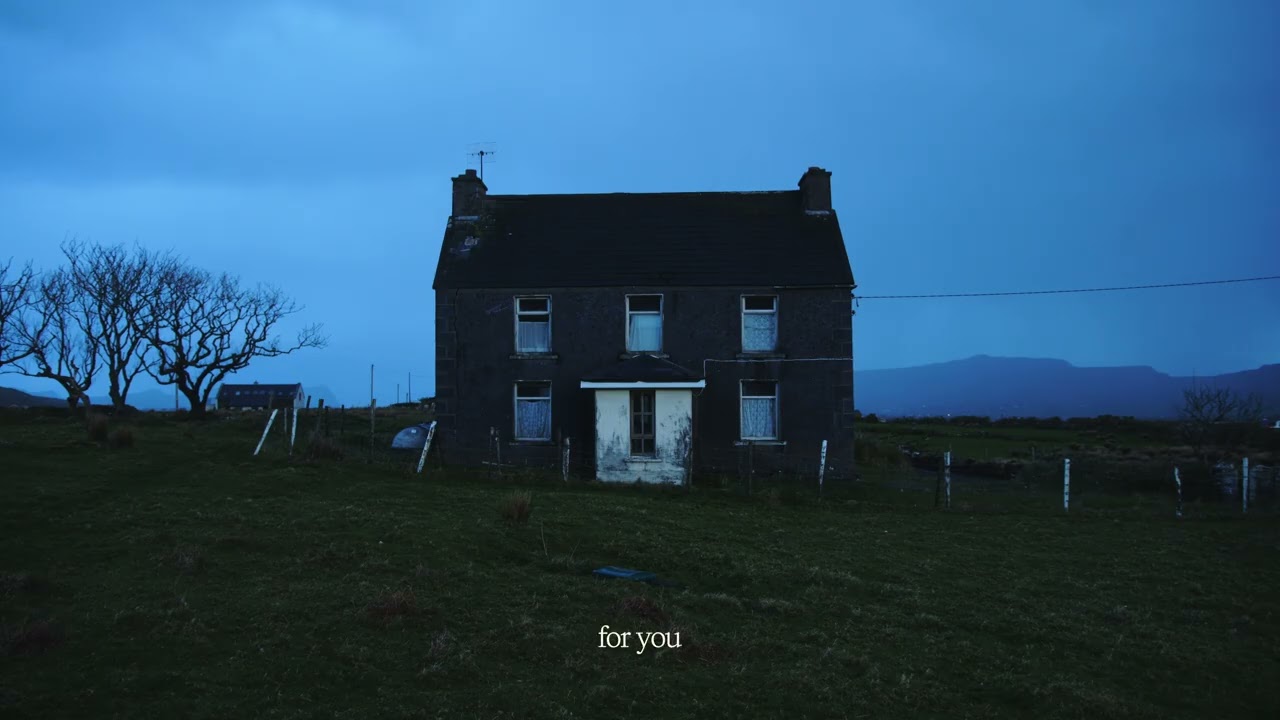 Kingfishr - Blue Skies (Official Visualiser) video thumbnail