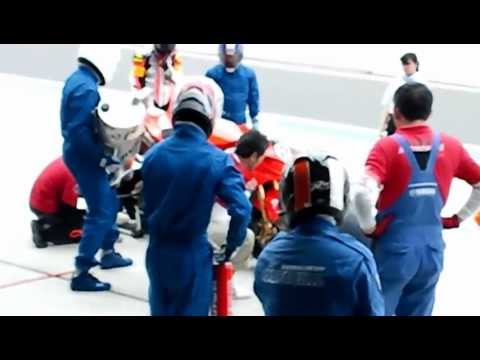 2012年8耐 タイヤ交換 T・モトキッズ ネルガル 52