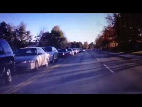 Stupid CRV driver on the wrong side of the road - YouTube