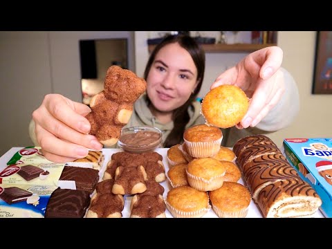 МУКБАНГ • бисквиты кексы барни с чаем• важно ваше мнение • Mukbang cupcakes and biscuits eating