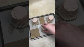 How to make summer Flat Top Cupcakes with cupcake stencils, buttercream and edible glitter #cupcake