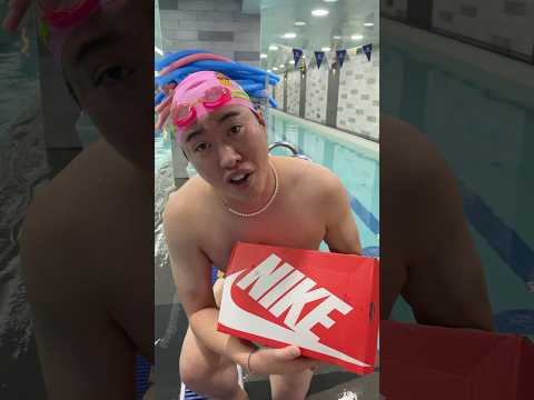 여자한테 100만원 짜리 신발 선물하는 수영강사