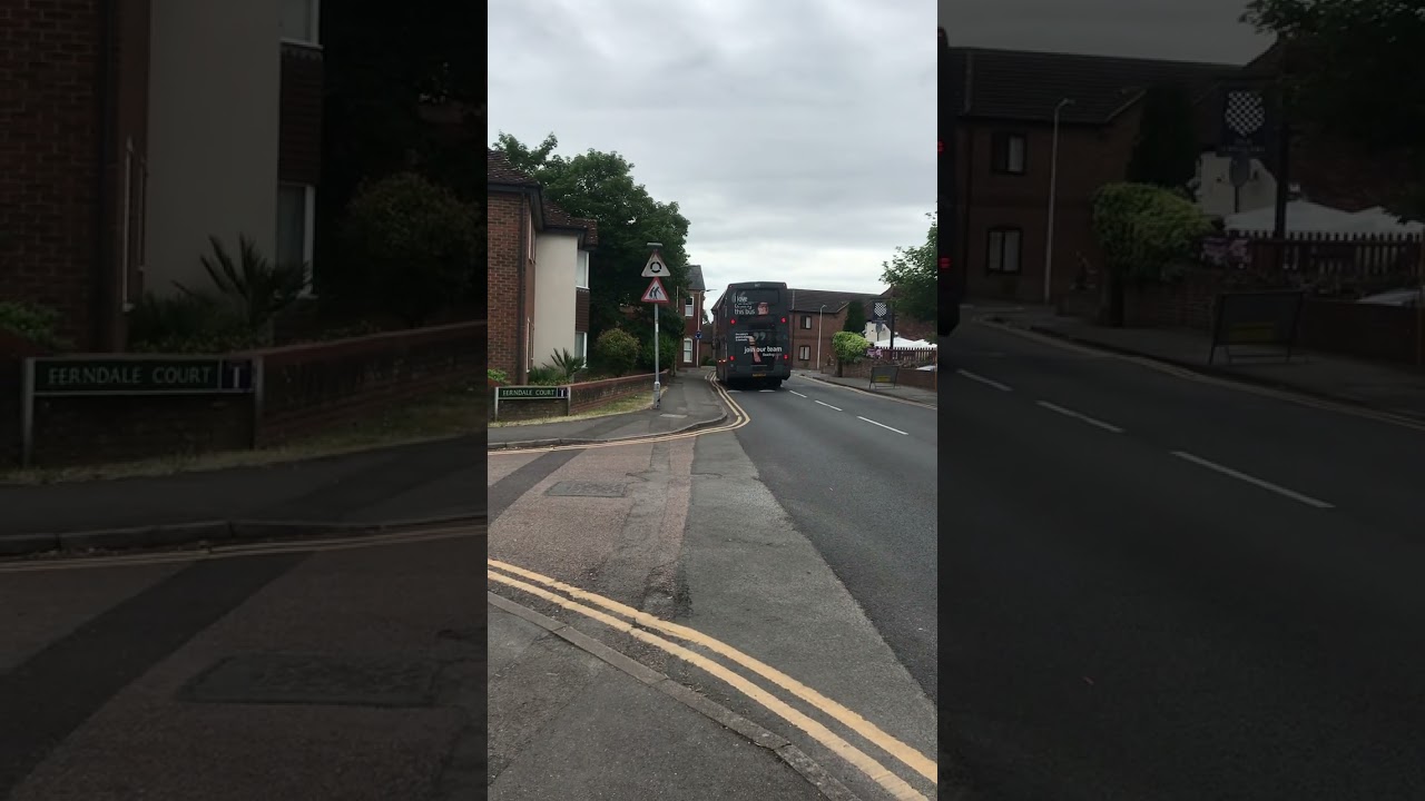 Reading Buses Scania Omnidekka 863 (YT59 OZN) On Route 1 To Newbury 