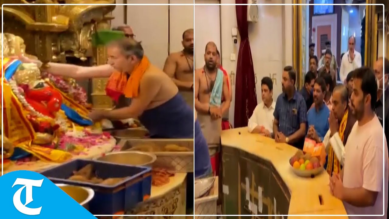 Mukesh Ambani offers prayers at Siddhivinayak Temple in Mumbai