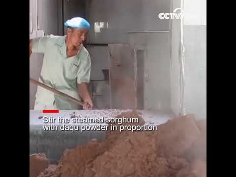 Traditional way of making Shanxi aged vinegar | CCTV English