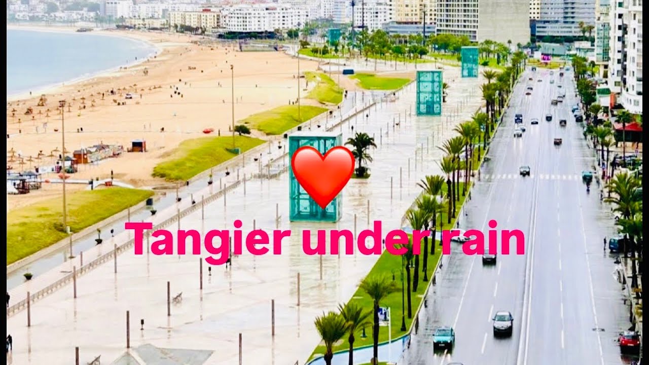جو طنجة الممطر تزيد من جمالية المدينة 