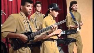 Tropical Band - Sacundindo A Bunda