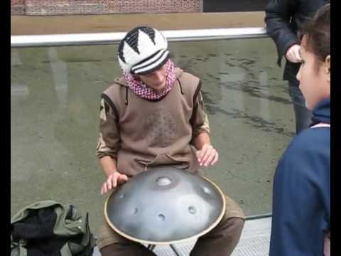The Hang Drum Player - Daniel Waples (full 1:20)