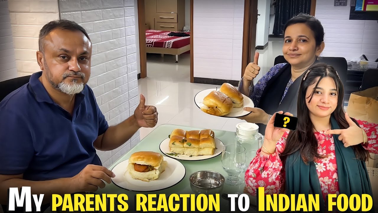 Mama Papa tried Indian Vada Pav and Pav Bhaji for the first time😍| Momina ka CNIC banwany de diya🫣