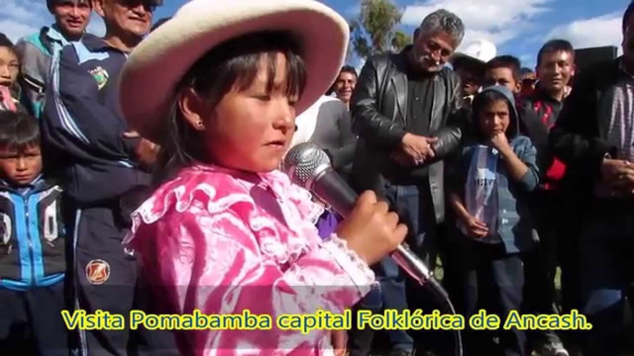 Niña canta en Quechua de Pomabamba - Ancash.