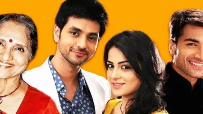 Koylagini yechayotgan gozal qizning surati