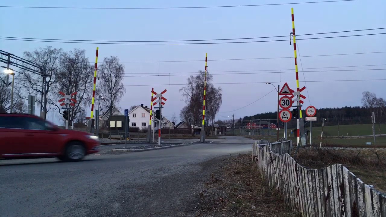 Kråkstad Planovergang (Direkte 1) / Kråkstad Railroad crossing (Live 1)