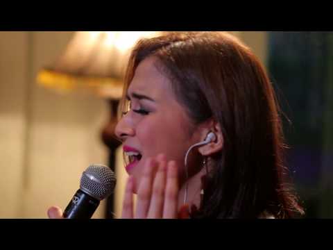 Nina Zatulini - Someone Like You (Adele Cover) (Live at Music Everywhere) **