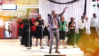 Video thumbnail of "Yesu Unipendaye kwako nakimbilia/Tenzi za Rohoni live zikiimbwa Mito ya Baraka Church"