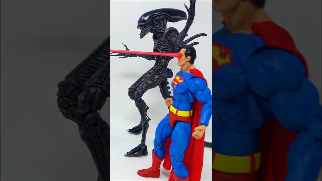 This Rare NECA Superman vs Alien 2-Pack Has a FAKE! 😱 - YouTube