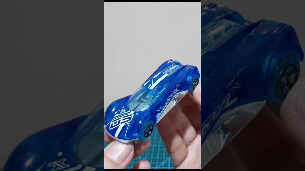 HOT WHEELS Crescendo X-Raycers Track Stars Blue Edition Glow Wheels 