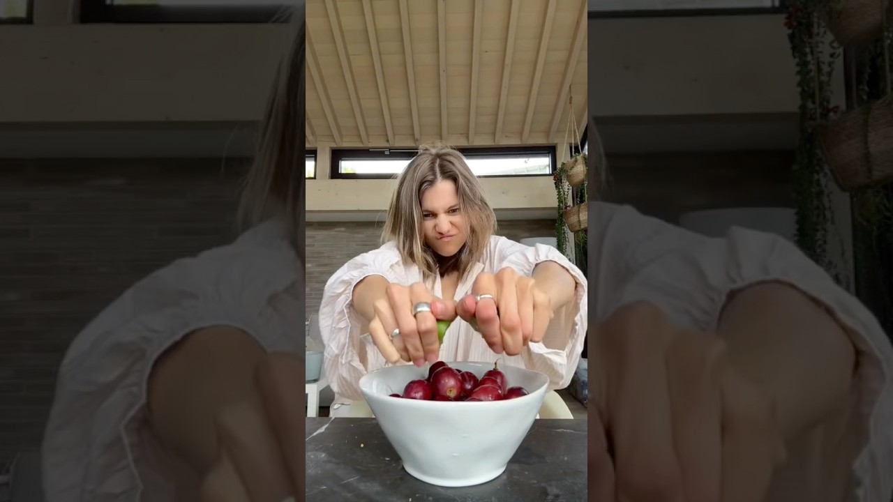 Frozen grapes 🤌🏼🙂‍↕️