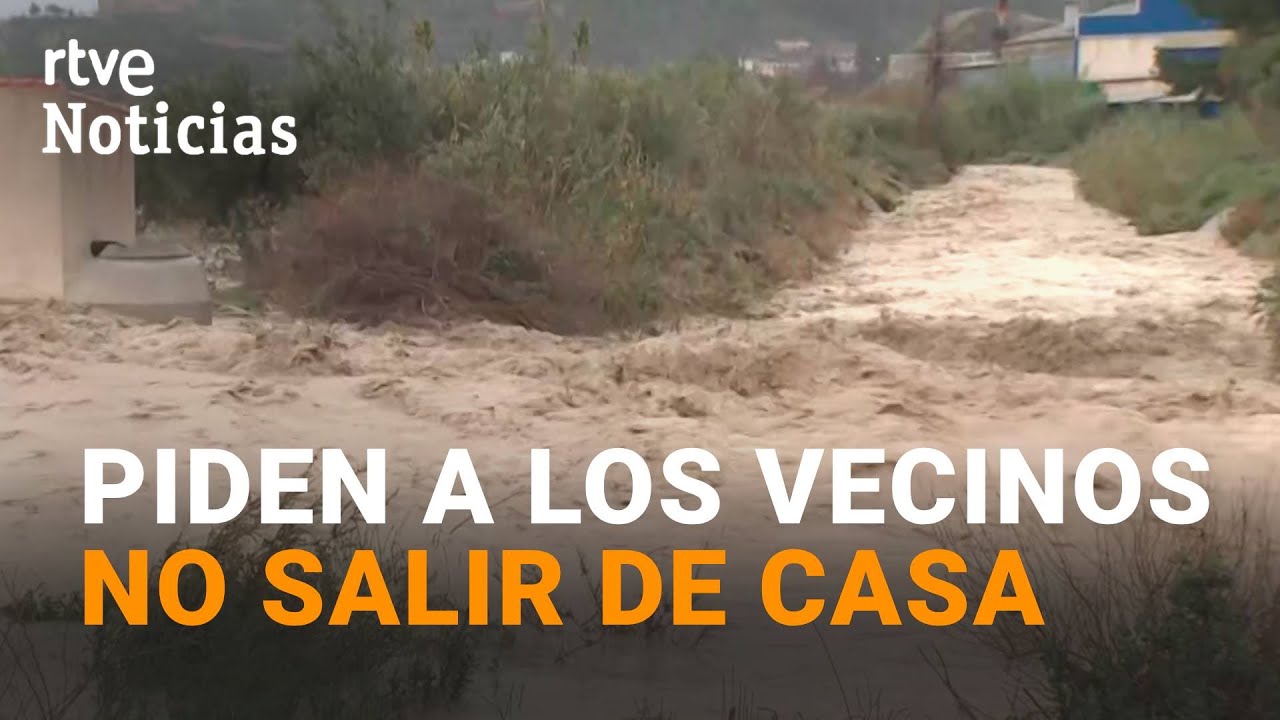 MURCIA: Las INTENSAS LLUVIAS provocan INUNDACIONES en LORCA y las autoridades PIDEN NO SALIR de CASA
