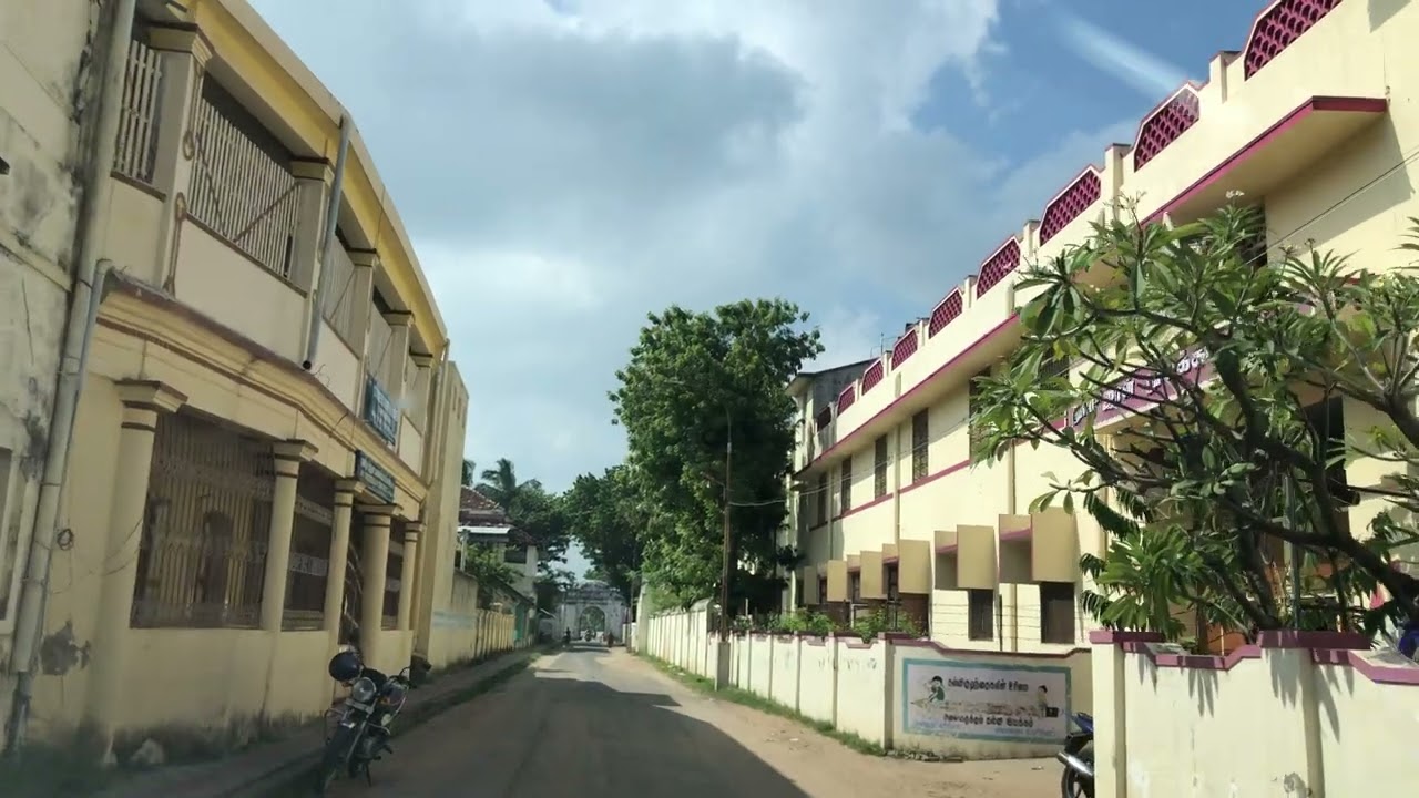 Way to Danish Fort at Tharangambadi, Tamilnadu - beautiful streets and architecture