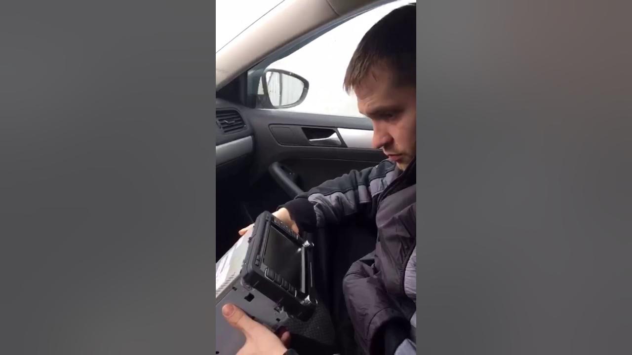 снятие магнитолы джетта 5