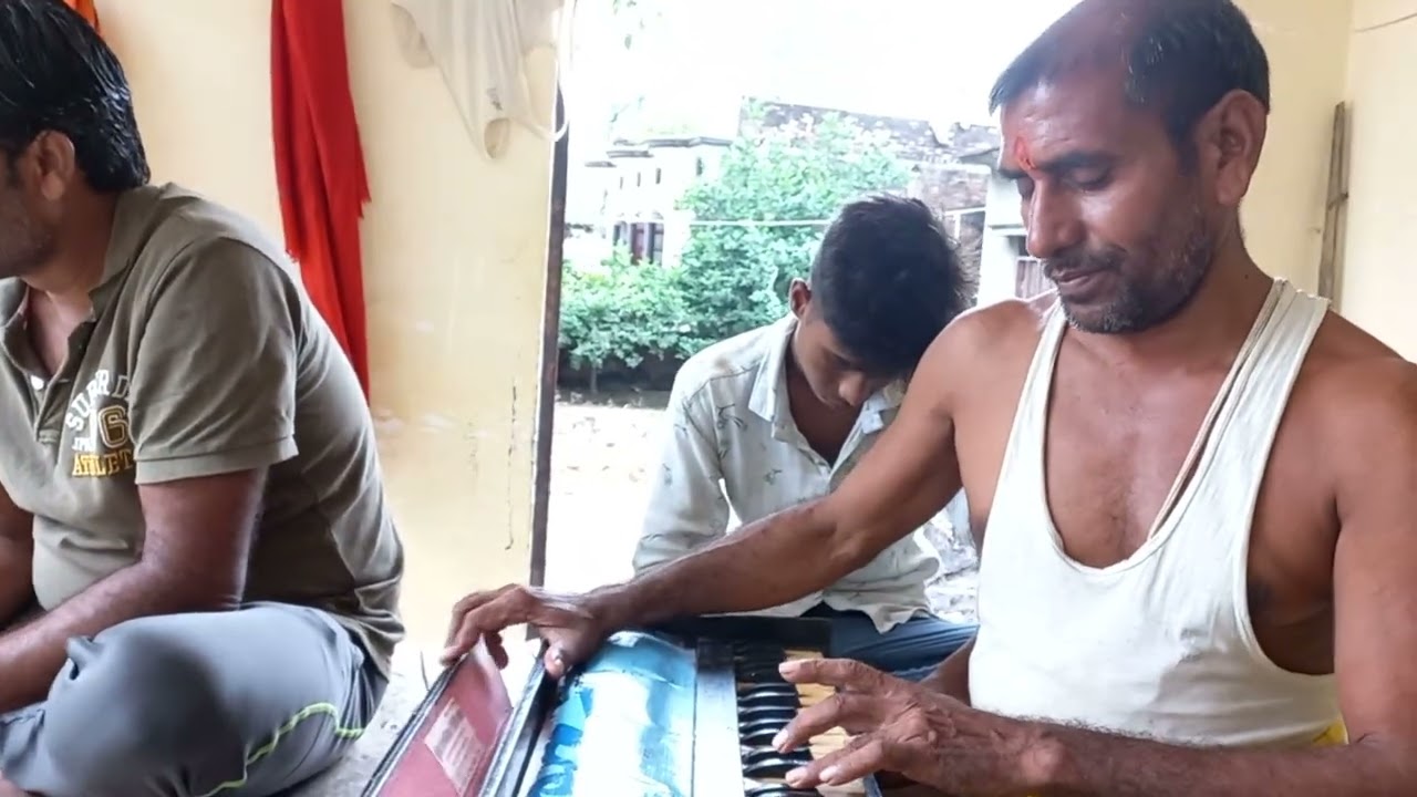 बंदर पकड़ने वाले इंजॉय 