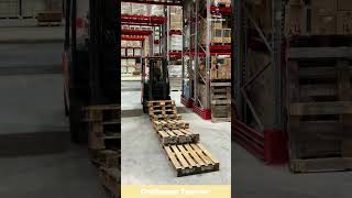 Smart Forklift Trick for Pallet Stacking 🚜 📦 #shorts #genius #unbelievable