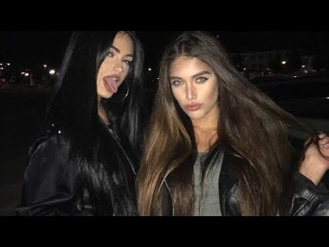 С двумя брюнетками С двумя брюнетками