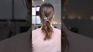 ちょっと顔まわり結ぶのにおすすめ！#簡単アレンジ #セルフアレンジ #hairstyle #hair #ミディアムヘア #髪型 #まとめ髪 #大人カジュアル #大人かわいい｜ミルチャンネル mille channel