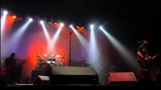 ALTER BRIDGE - 'Calm The Fire' worlwide premiere live Paris, France 24/10/2013