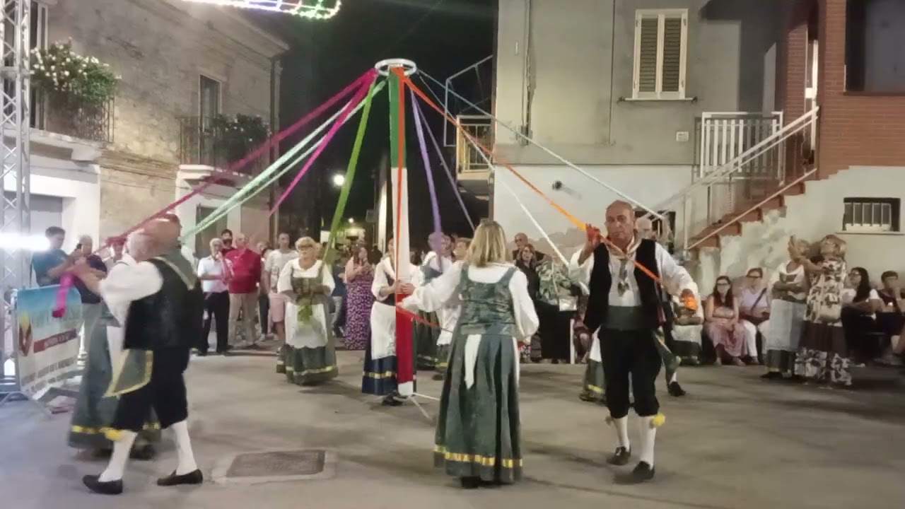 Villa Rogatti: Il Coro delle Ville e il Ballo del Laccio