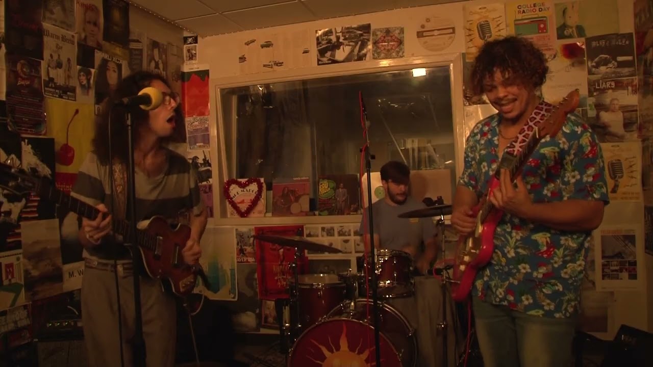 Live at KLSU: Sunscape.