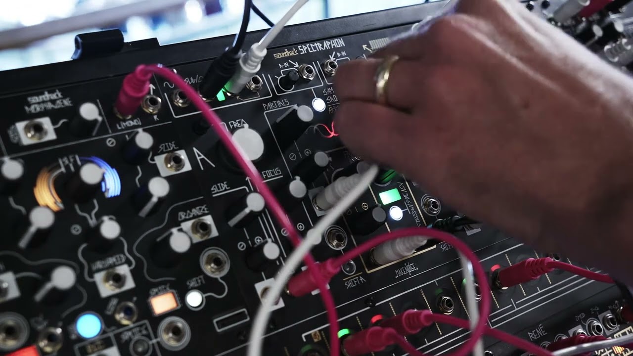 Make Noise Spectraphon Sound Demo (no talking) - YouTube