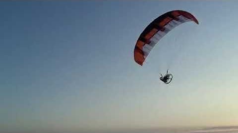 Rc Paramotor Hybrid 1.8 - first beginner flight on the beach - Opale Paramodels