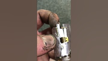 Manual reset fluorescent light starter guts