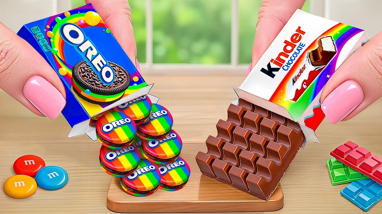 Oreo Rainbow Cookies & Kinder Chocolate Bar 💛🍪 | Tiny Food ASMR