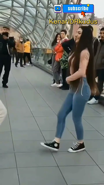 wanita asal turki menari di jembatan ❗ #shorts #trending #fyp #menarik #views #tante #how
