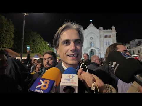 Reggio Calabria, a Piazza Duomo l’accensione dell’Albero di Natale. Falcomatà: "momento emozionante"