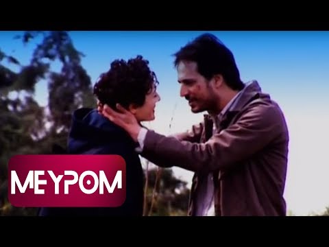 Funda Arar - Kelepçeliyim Ben Sana (Official Video)