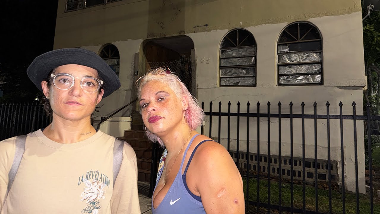 Заброшенный Overtown Rooming House с участием Эллисон и Рокси | Документальный фильм о бездомных ...