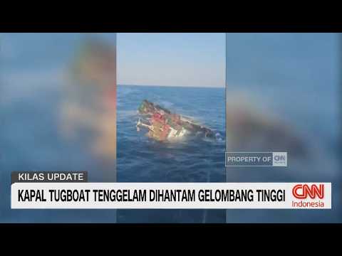 Kapal Tugboat Tenggelam Dihantam Gelombang Tinggi