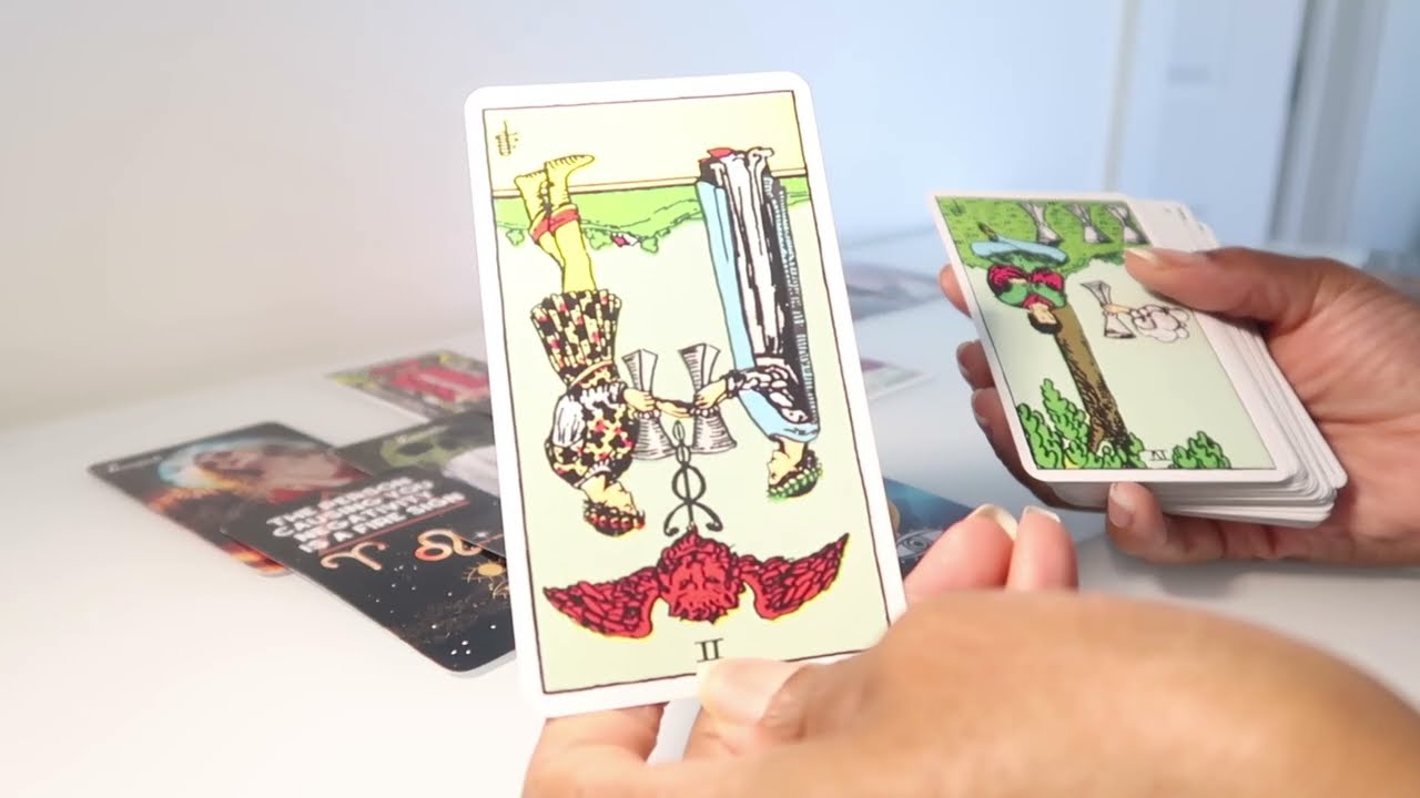 CANCER💗SOMETHING IS HAPPENING TO YOU, AND YOU'RE NOT AWARE OF IT! WHAT U NEED TO DO TO FIX IT..