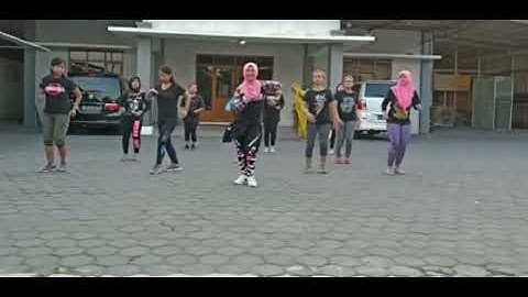 Senam kreasi "cocote tonggo"