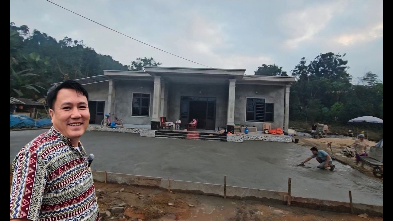 Tiếp tục hoàn thiện ngôi nhà Thầy Giáo Vùng Cao  - Sau tết khai xuân đổ bê tông 200m2 sân trước 
