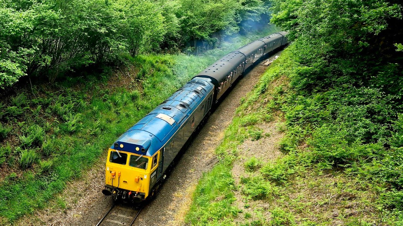 50035 Ark Royal (4 Tone/Thrash) Powers Away From Victoria Bridge (17/05/2025)