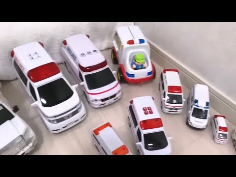 ピポピポ発進！】🚑ミニカー救急車が坂道で全力ダッシュ！Mini
