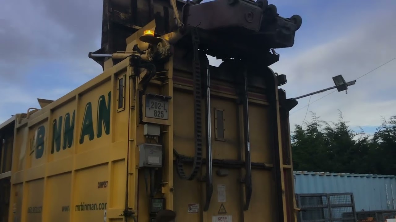 Mr Binman 2021 Daf CF 6x2 toploader collecting food waste | 28/10/22