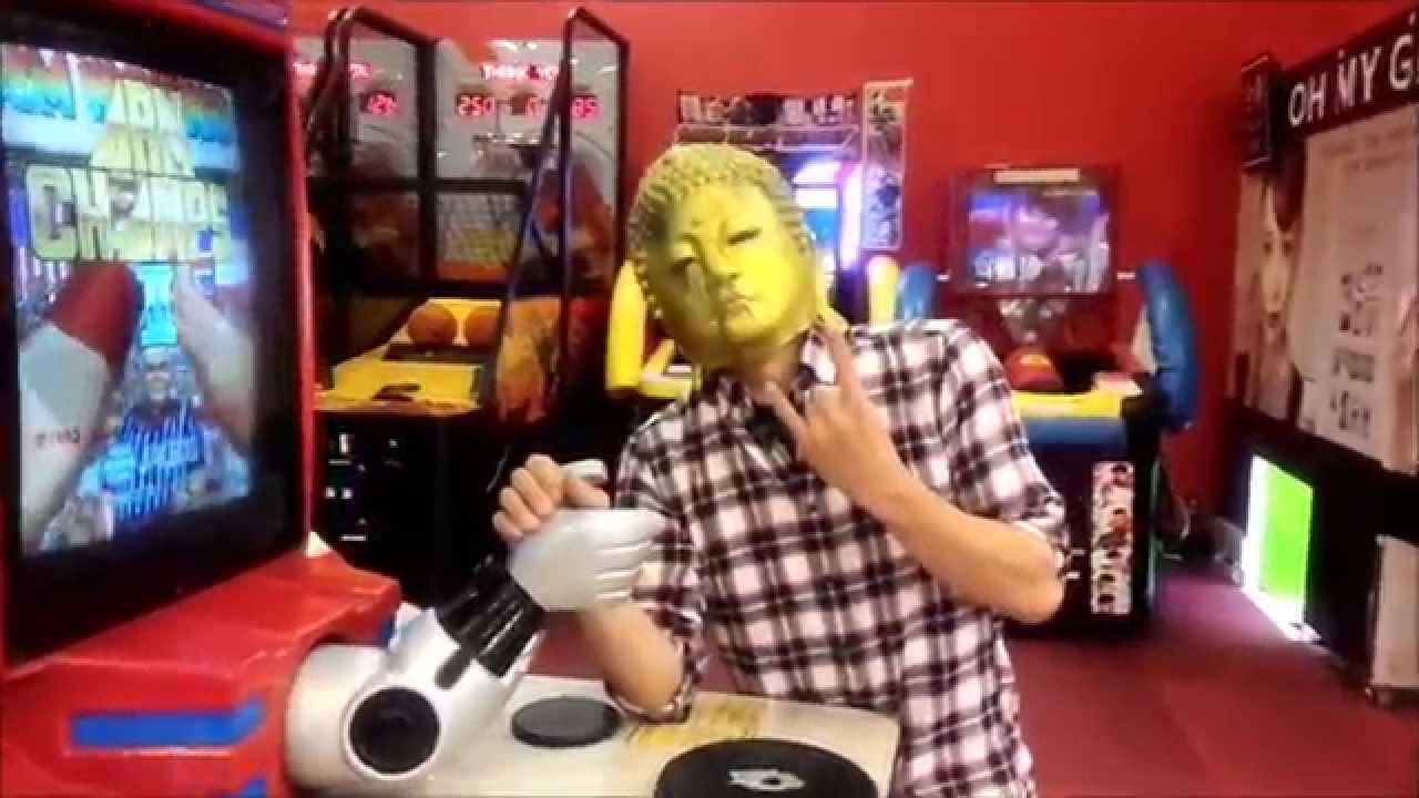 大仏が腕相撲マシンに勝負を挑む Youtube 大仏が腕相撲マシンに勝負を挑む Youtube