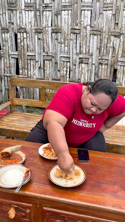 Ibuk memang jago bikin ayam geprek #shorts #lucu