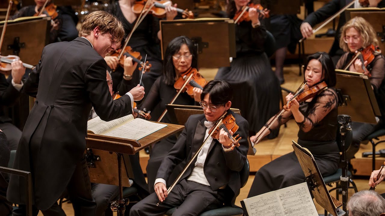 Mäkelä Conducts Mahler's Symphony No. 3